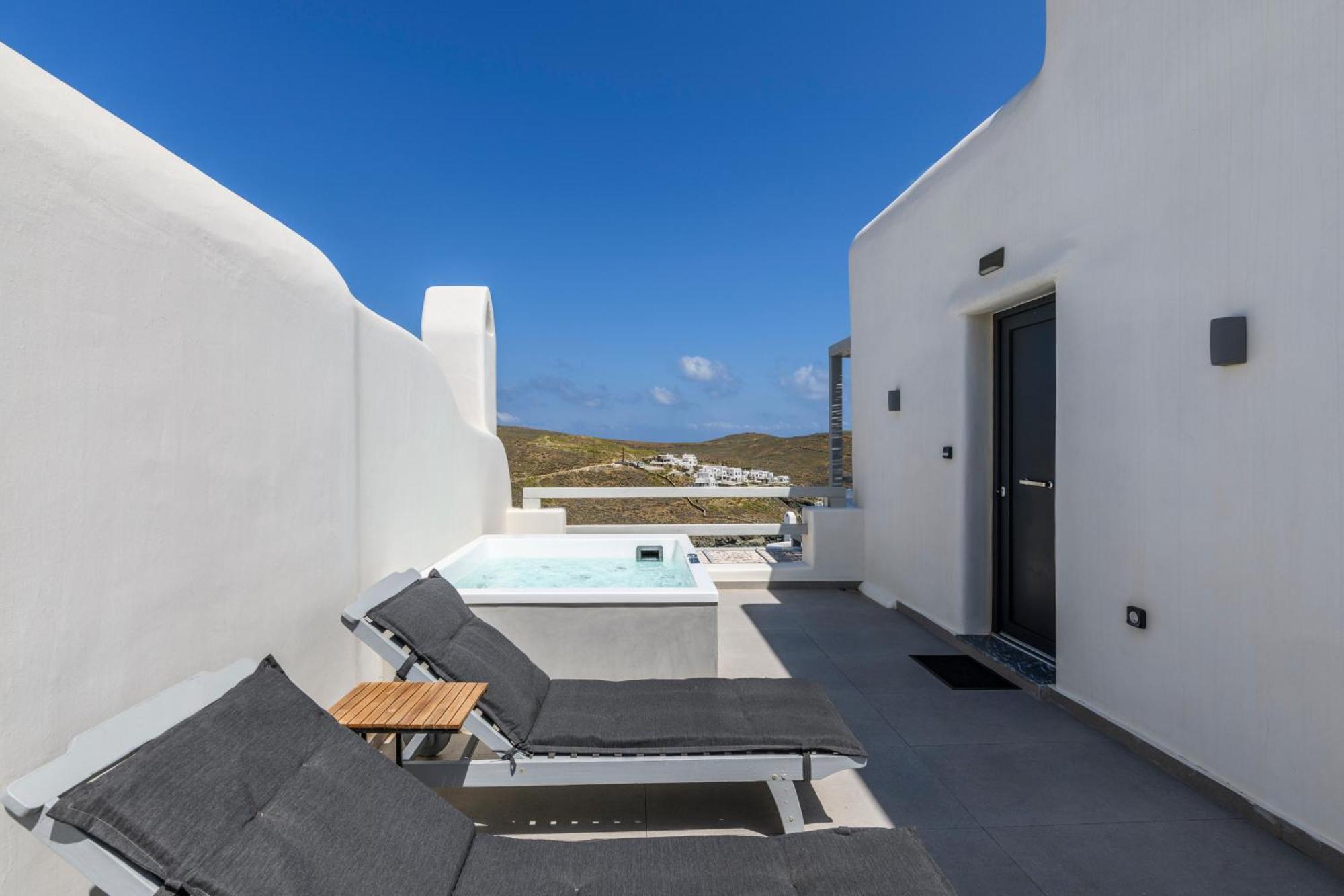 The Mykonist Merchia Beach Villas & Suites Buitenkant foto