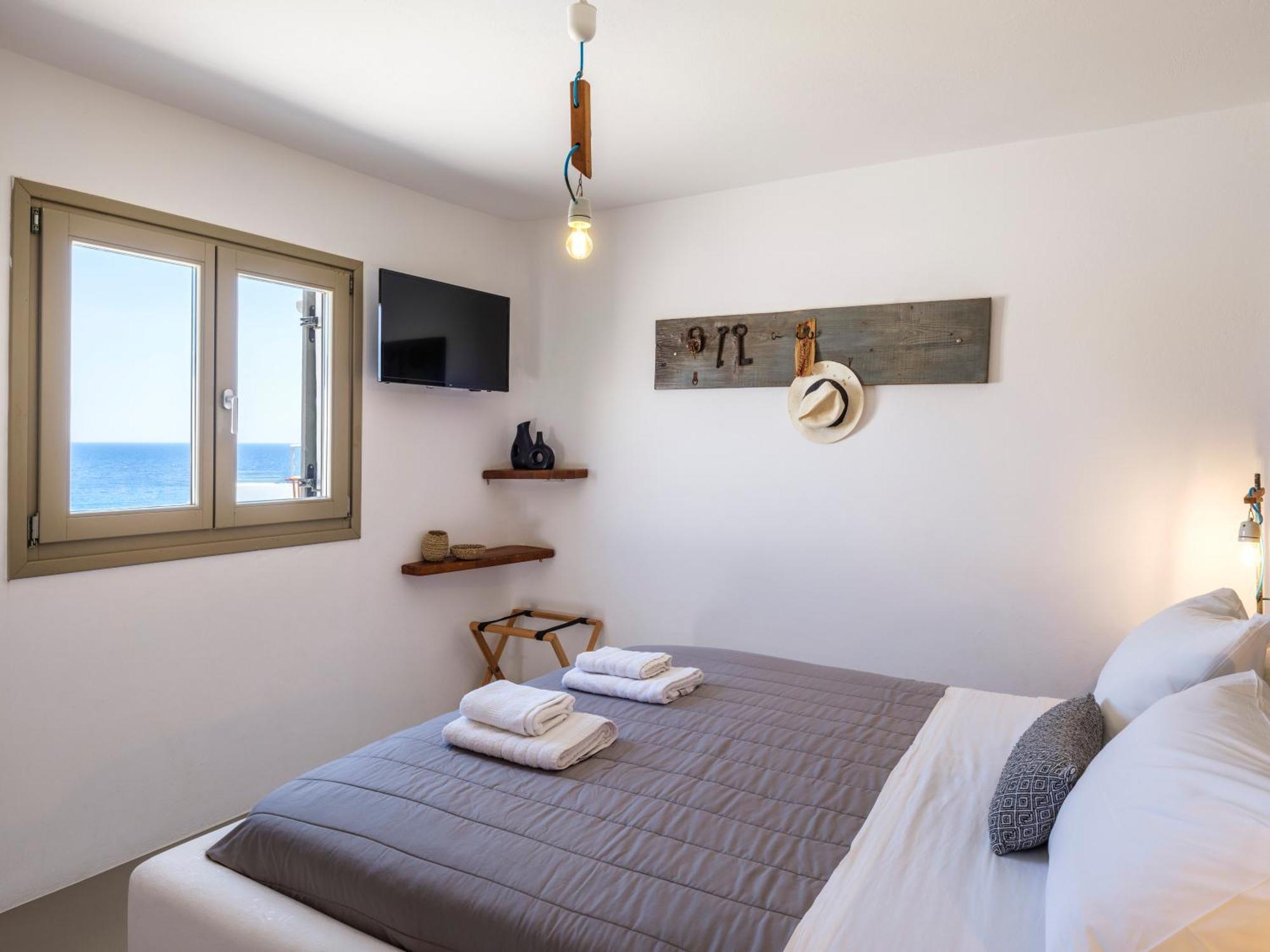 The Mykonist Merchia Beach Villas & Suites Buitenkant foto