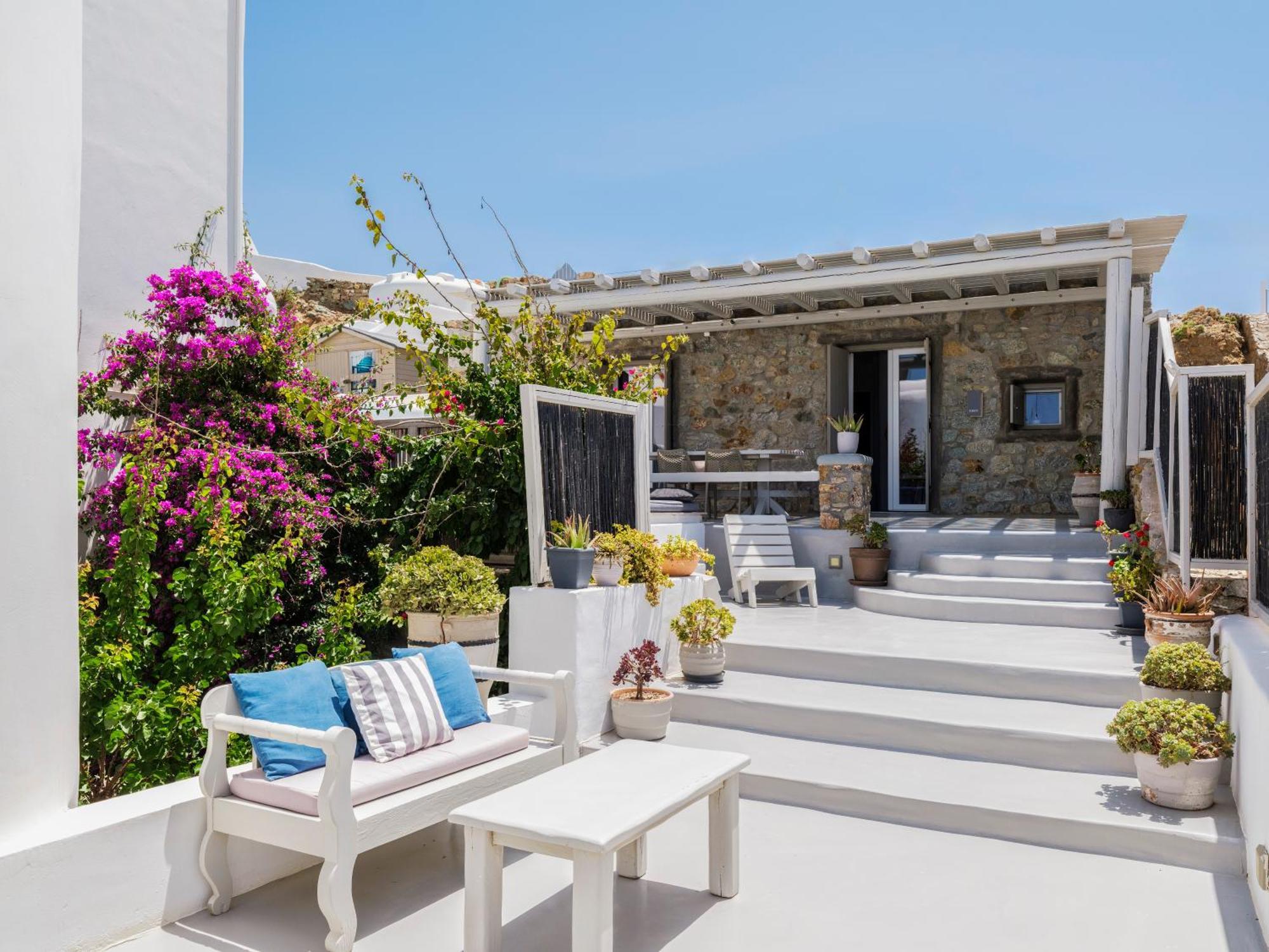 The Mykonist Merchia Beach Villas & Suites Buitenkant foto