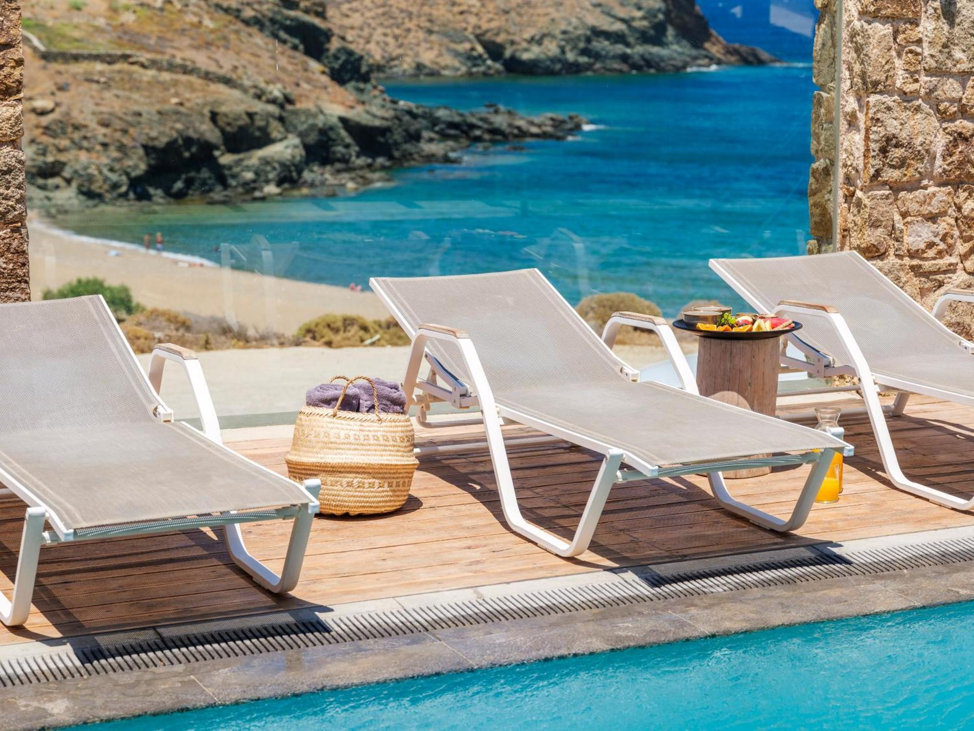 The Mykonist Merchia Beach Villas & Suites Buitenkant foto